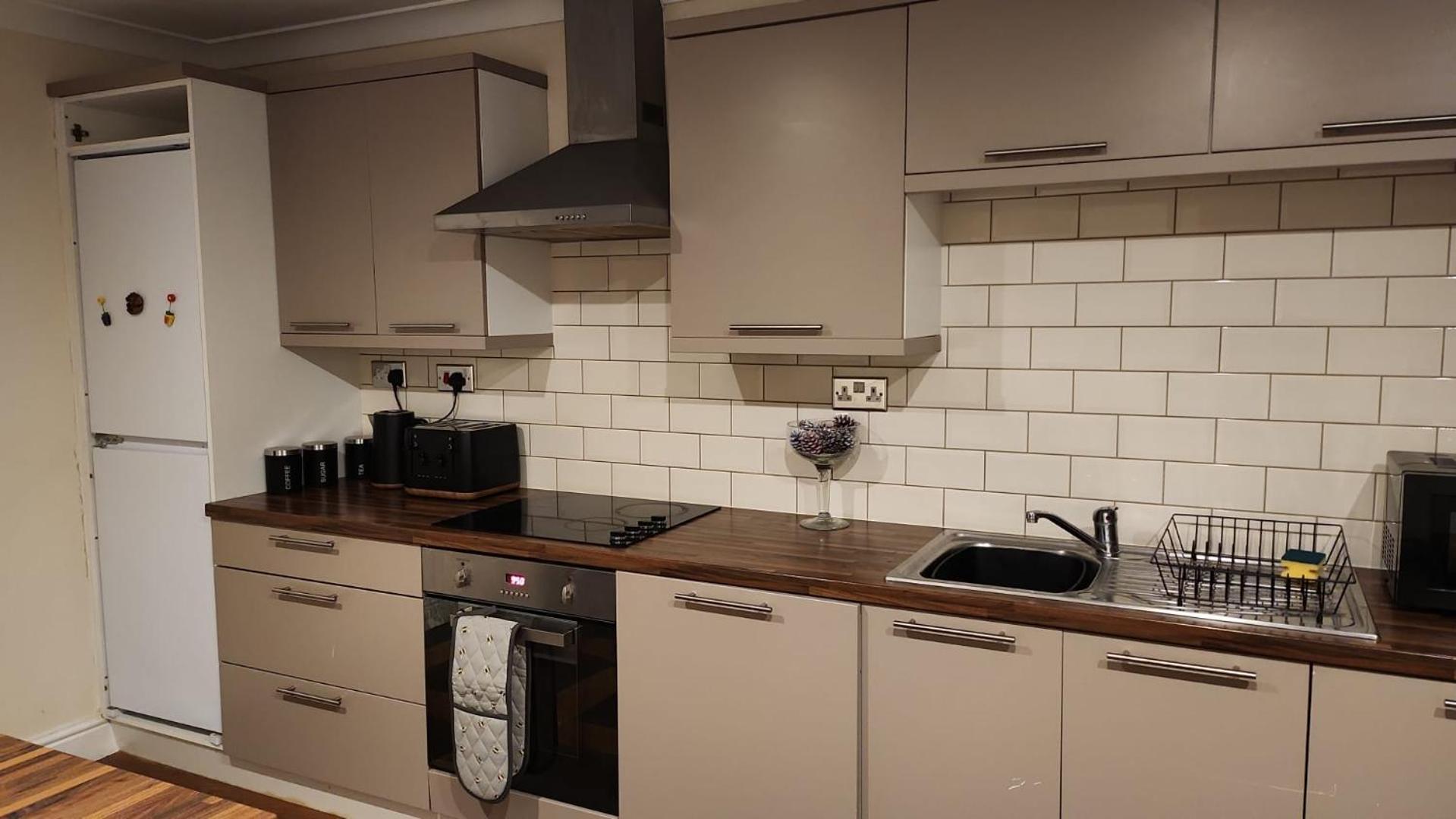 Large 2 Bed Holiday Let In Central Ystradgynlais Eksteriør billede