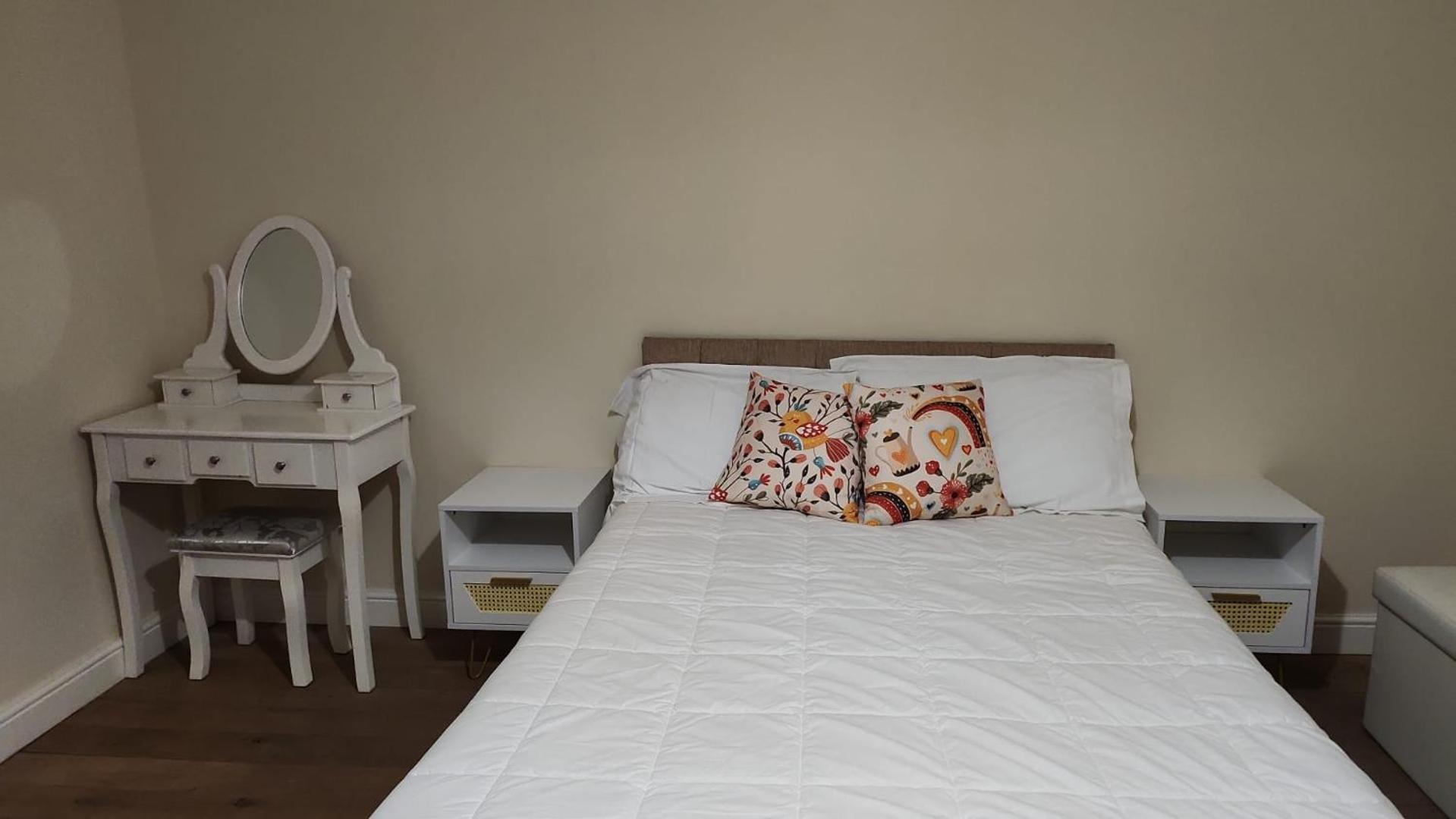 Large 2 Bed Holiday Let In Central Ystradgynlais Eksteriør billede